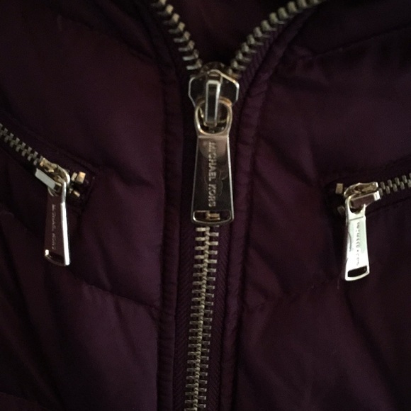 Gorgeous Hooded MICHAEL Michael Kors Puffer - Picture 6 of 8